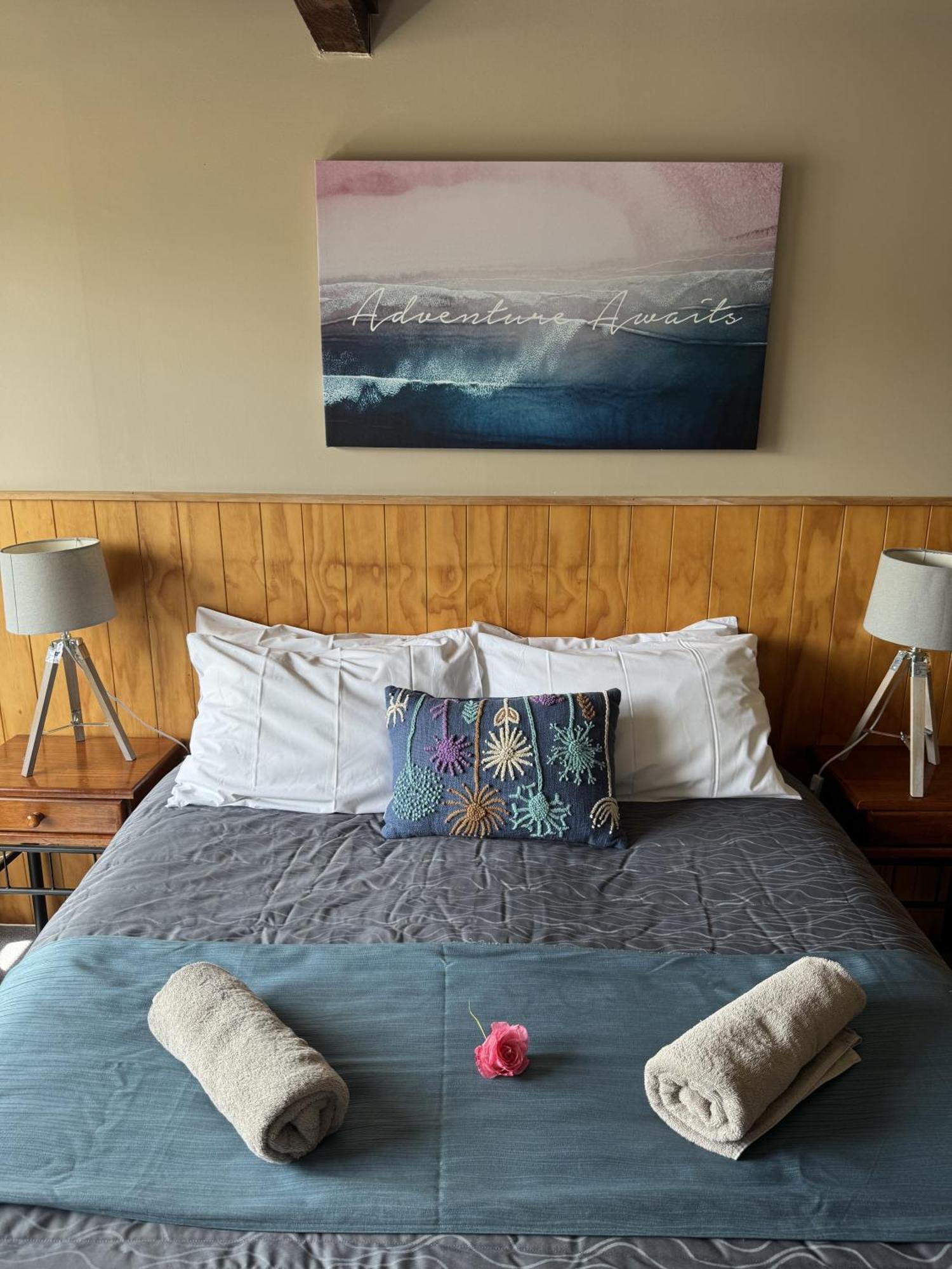 Adventure Lodge And Motels And Tongariro Crossing Track Transport National Park Exterior photo