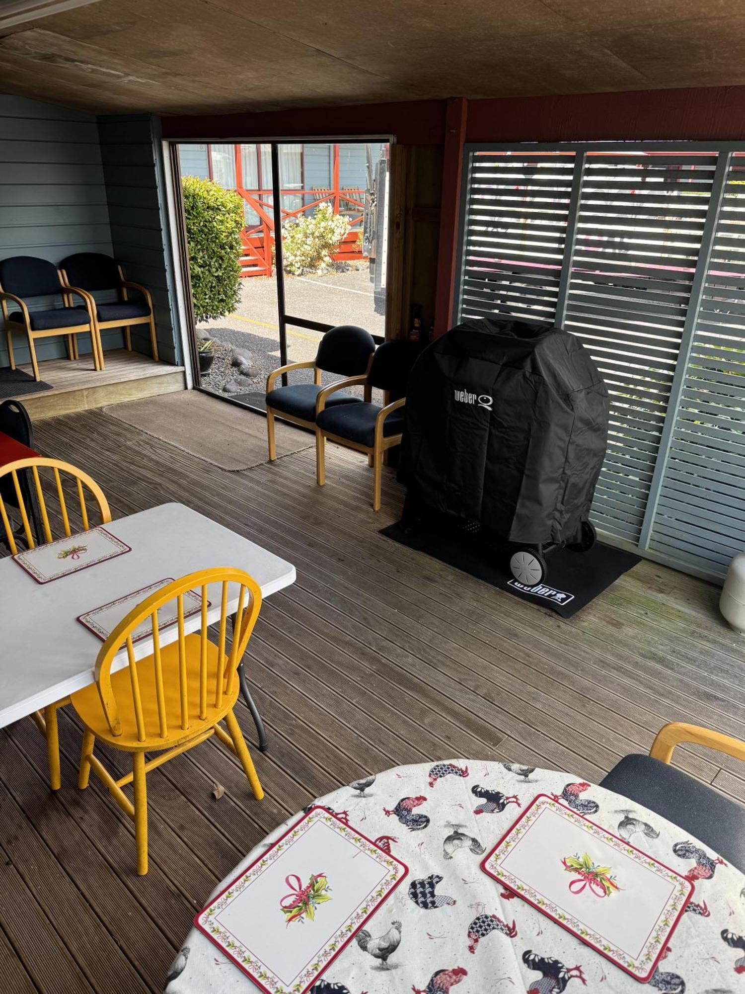 Adventure Lodge And Motels And Tongariro Crossing Track Transport National Park Exterior photo