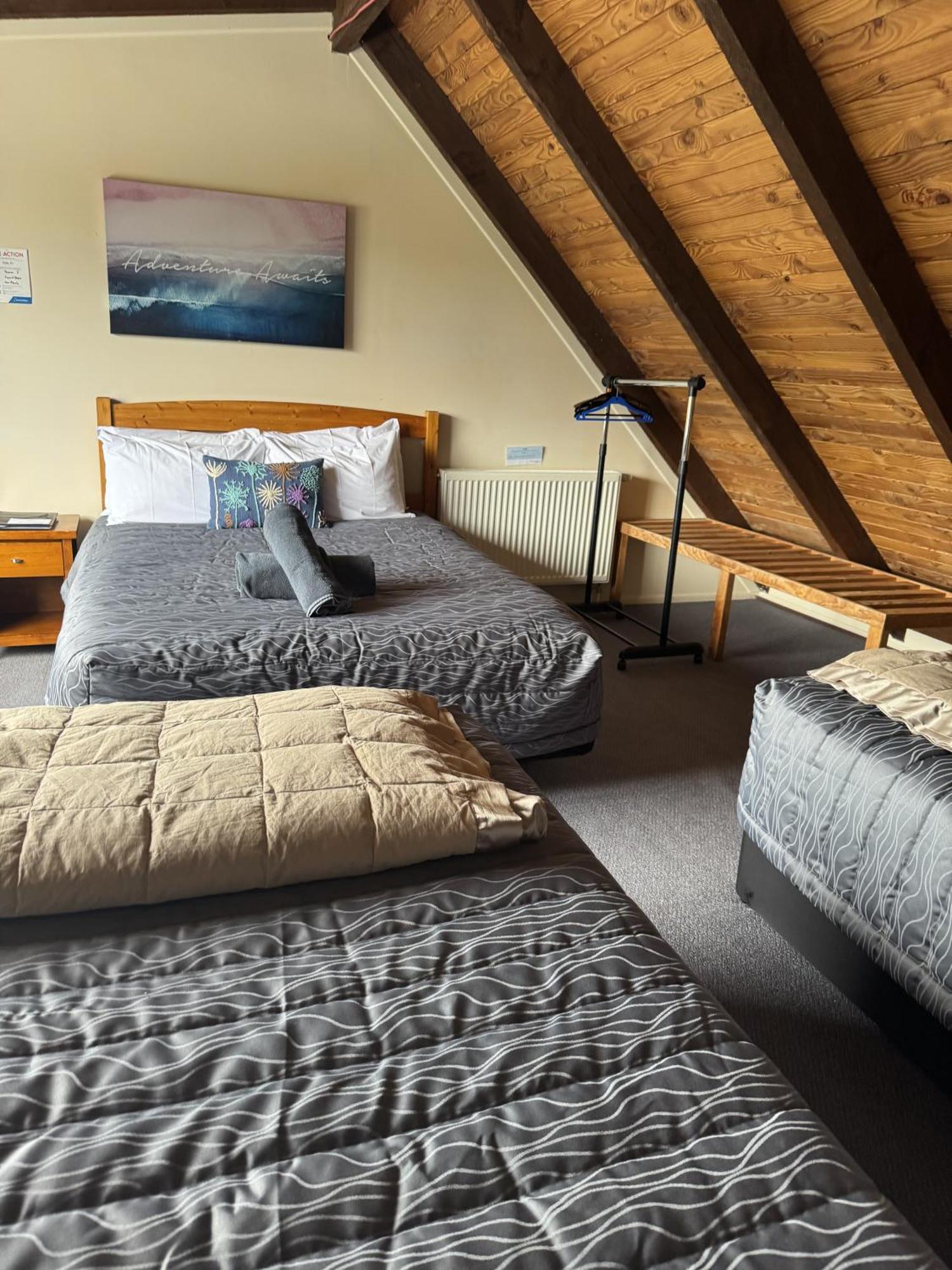 Adventure Lodge And Motels And Tongariro Crossing Track Transport National Park Exterior photo